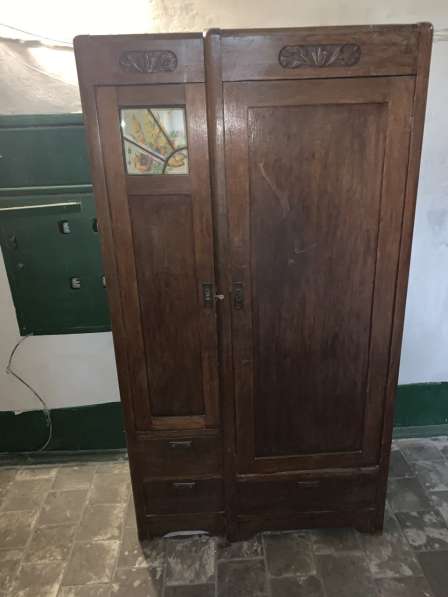 Старинный шкаф. Состояние отличное б/у