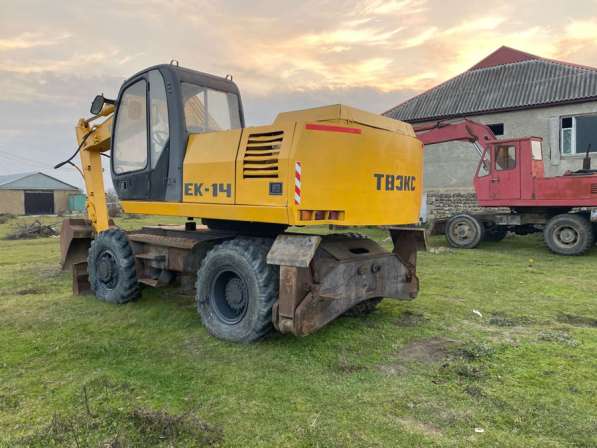 Экскаватор ек14