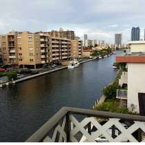 Квартира в Норт-Майами-Бич с видом на канал, в г.North Miami Beach