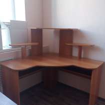 Продам угловой стол для компьютера, в Ставрополе