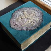 Старинное напрестольное Евангелие малого формата. XVIII век, в Санкт-Петербурге