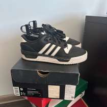 Adidas originals, в Москве