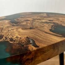 Стол из карагача и эпоксидной смолы, в Москве