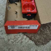 Розетка электрическая Legrand Mosaic (красный), в Москве