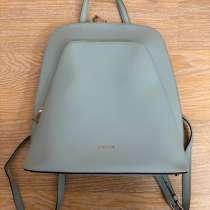 Светло-синий кожаный рюкзак на молнии, в Владивостоке