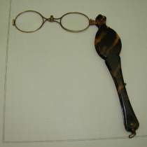 Лорнет складной старинный из панциря черепахи (Q846), в Москве