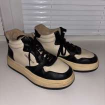 Кроссовки высокие женские, в Сызрани