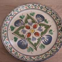 Керамическое блюдо восточной росписи, в Сочи
