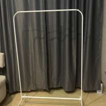 Напольная вешалка, в Великом Новгороде