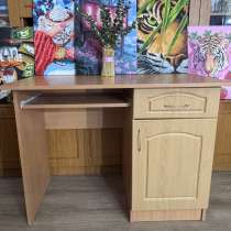 Продаю стол в идеальном состоянии, в Чалтыре