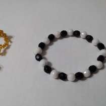 Бисерные украшение по штучно продаю, в Москве