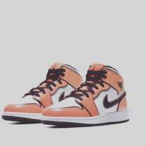 Nike Air Jordan 1 mid, в Москве