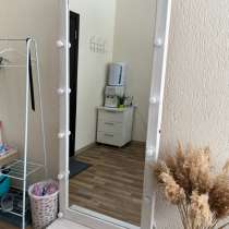 Зеркало с лампочками, в Заречного