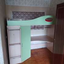 Детская кровать со столом и шкафом, в Нижнем Новгороде