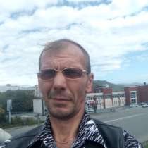 Игорь, 45 лет, хочет пообщаться – Игорь, 45 лет, хочет пообщаться, в Владивостоке