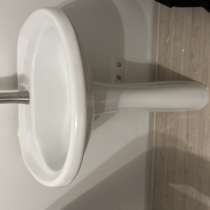 Новая раковина тюльпан, со смесителем, в Москве